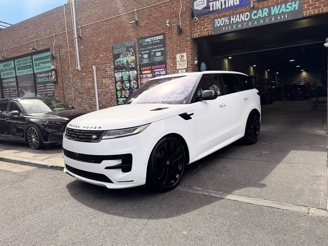 White Range Rover at ENY Motors